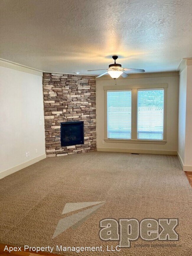 Foto del edificio - 3 br, 2 bath House - 973 N. Shadowridge Ave