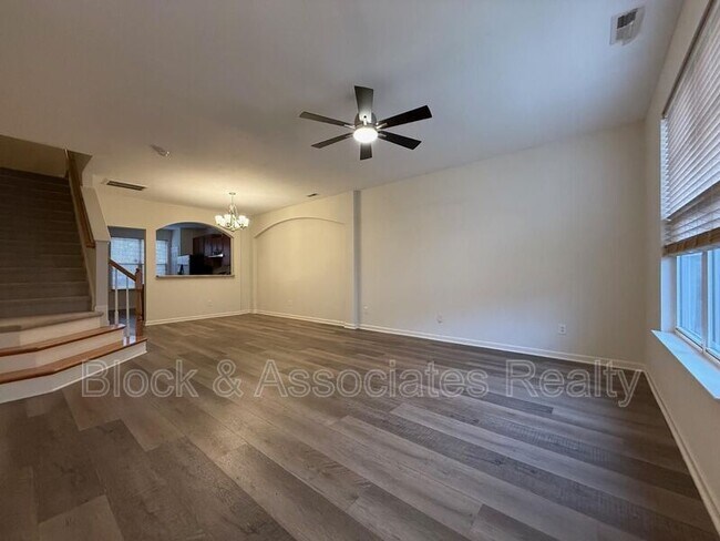 Building Photo - 8461 Central Dr