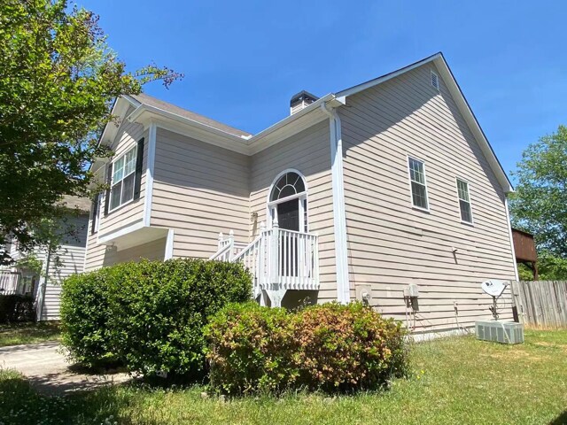 Building Photo - Newly remodeled house