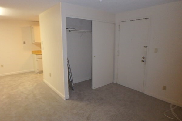 Building Photo - 1 Village Rock Ln