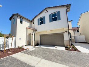 Building Photo - 1714 River Vista Way