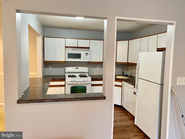 Building Photo - 62 Aspen Ct