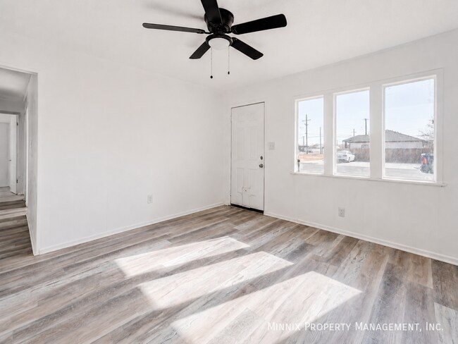 Foto del edificio - 1517 E 27th St