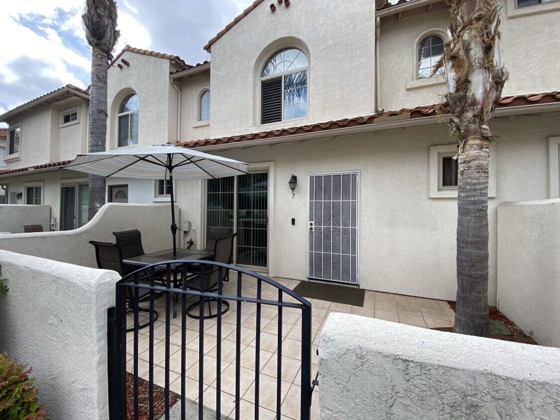 Oceanside stunner 3 bedroom townhome ava... House Rental in