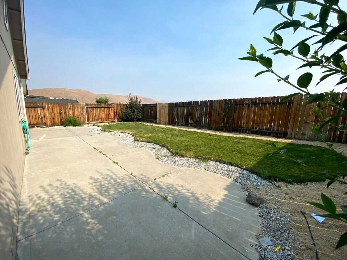 Building Photo - 3 bedroom house located in the North Valleys
