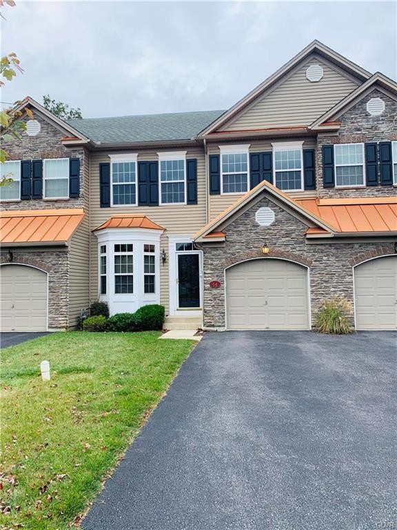 Foto principal - 64 Hillside Ct S