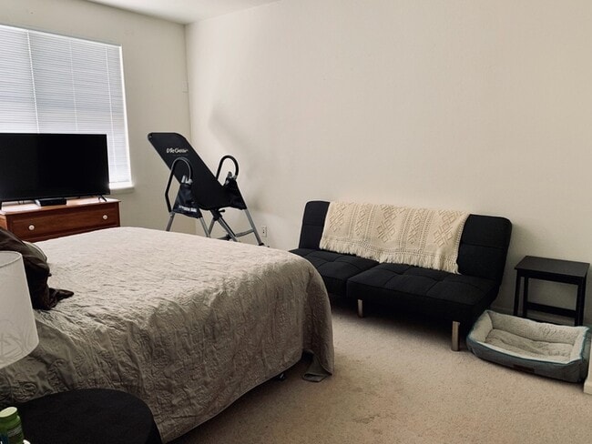 Building Photo - 2 Bedroom, 2 Bath Condo with an attached g...
