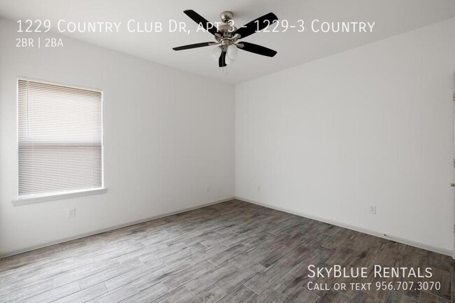 Building Photo - 1229 Country Club Dr