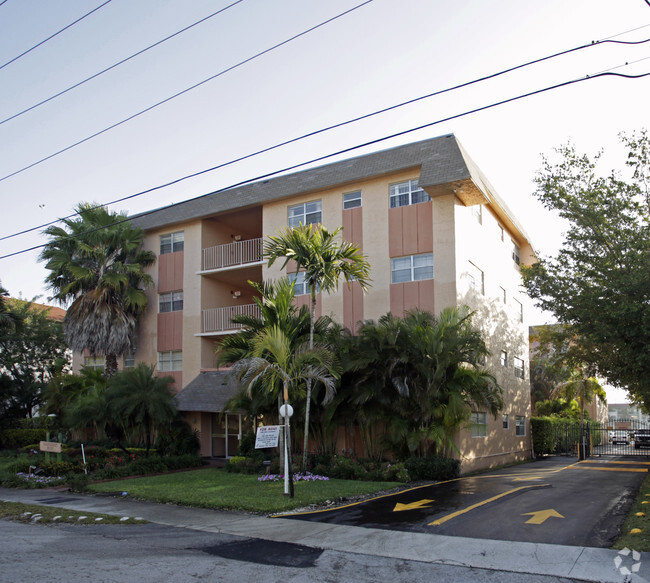 Building Photo - Dade House Apartments