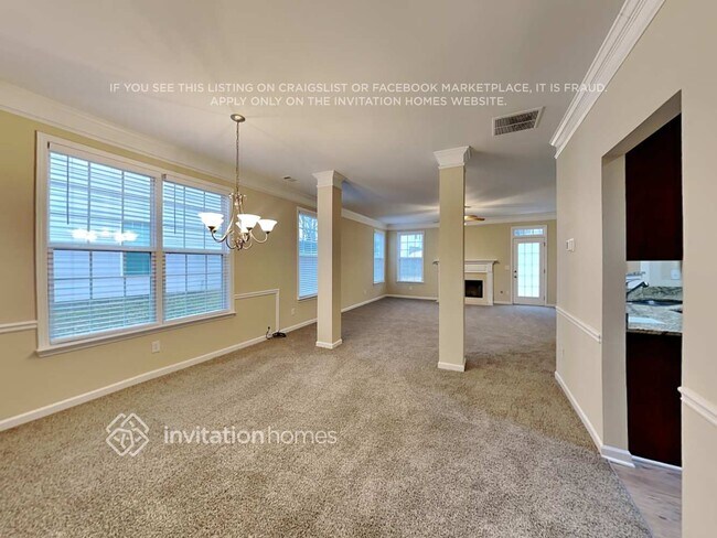 Foto del edificio - 635 Briarhurst Ct