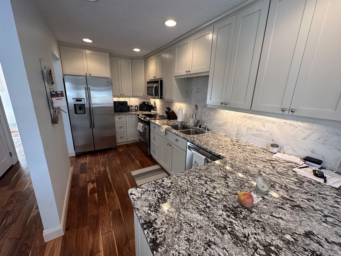 Foto principal - 4101 Sylvia Ln S