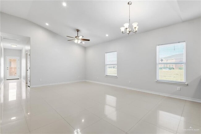 Building Photo - 14 Lancelot