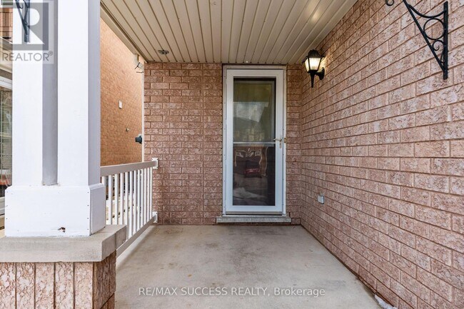 Photo du bâtiment - 3752 Milkwood Crescent