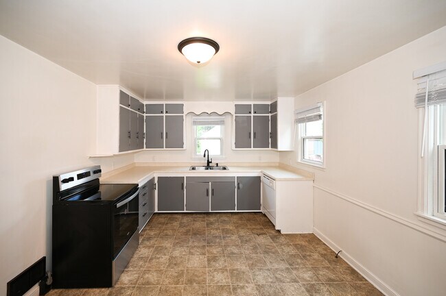 Foto del edificio - 1221 8th Ave NW