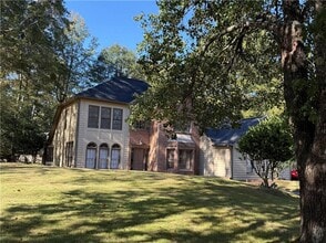 Building Photo - 1331 Wynford Dr S W