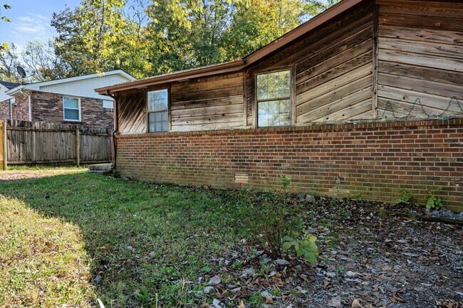 Foto del edificio - On Special: Two Bedroom Duplex in Hermitage!