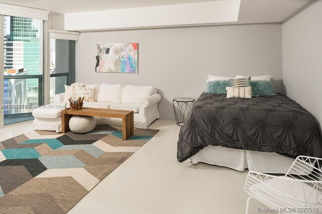 Building Photo - 475 Brickell Ave