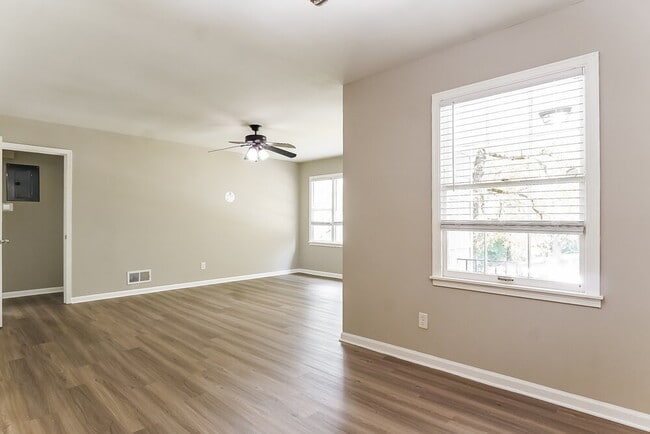 Building Photo - 941 Martinwood Cir