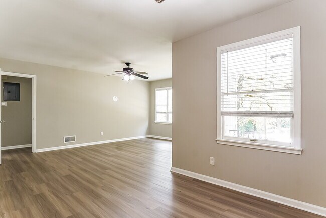 Foto del edificio - 941 Martinwood Cir