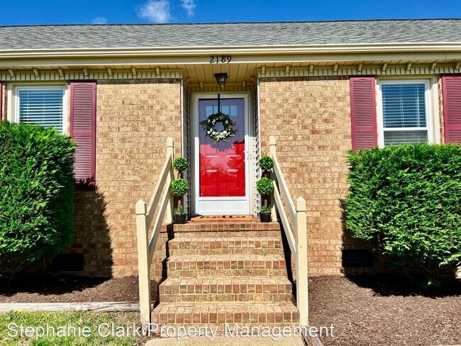 Building Photo - 4 br, 2.5 bath House - 2189 Hedgelawn Way