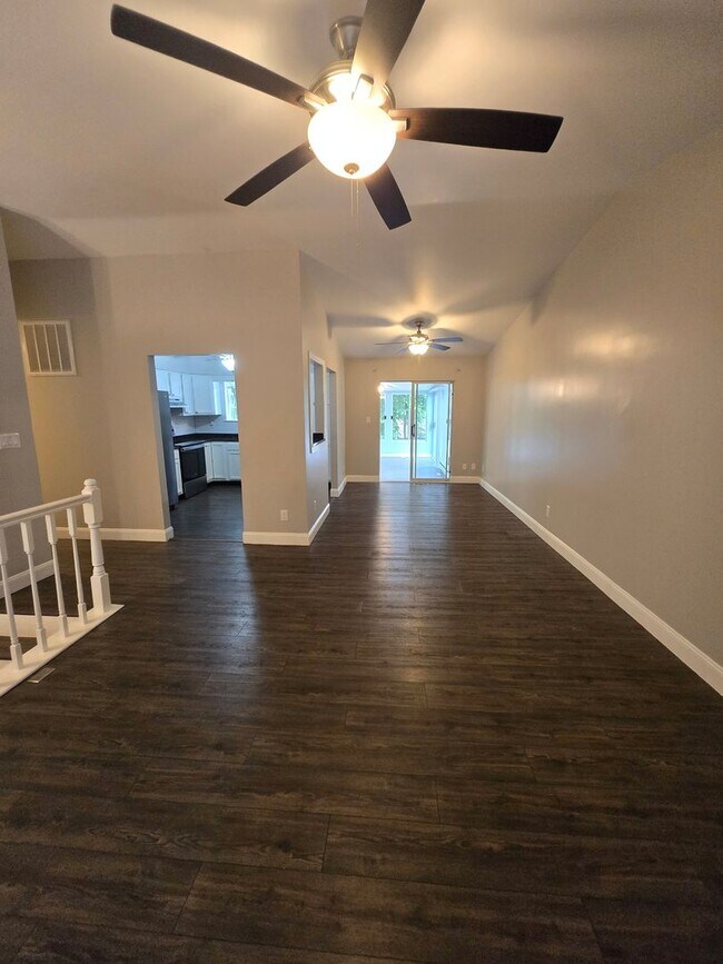 Building Photo - Nice Big 3 bedroom Home