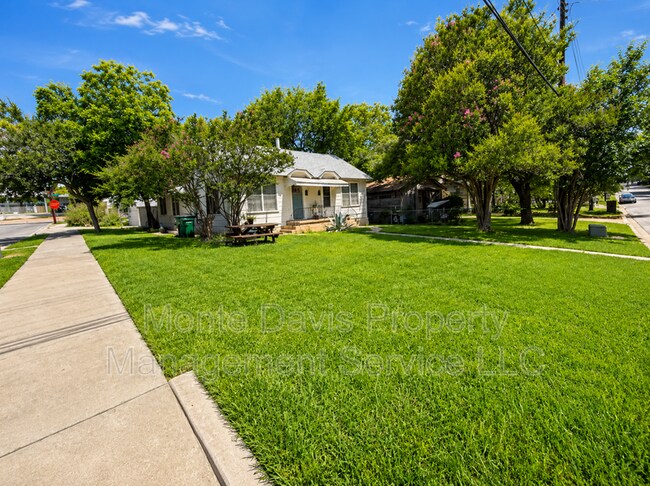 Foto del edificio - 3300 Robinson Ave