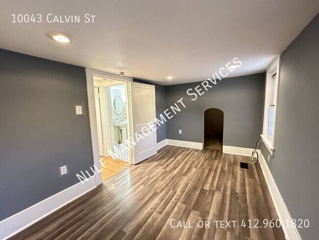Building Photo - Full House with yard in great location!