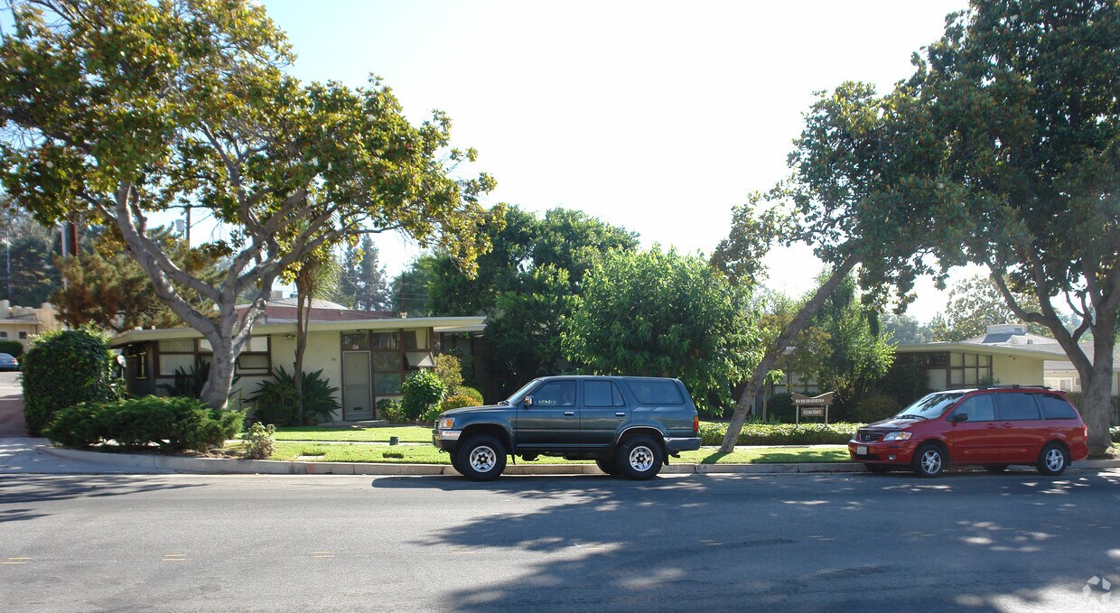 Building Photo - 64 Avenue 64