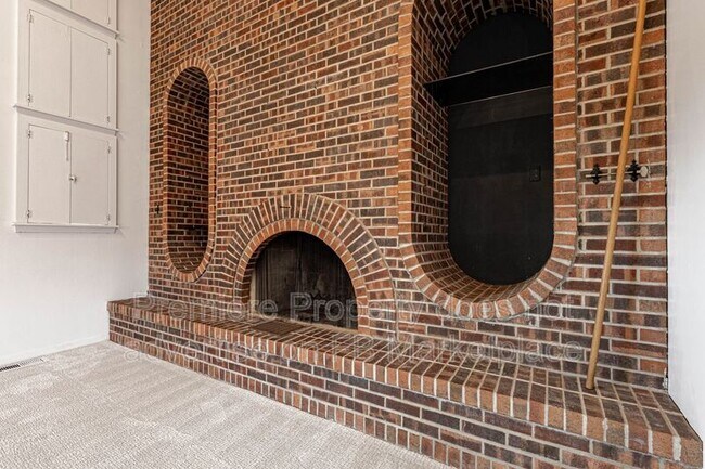 Building Photo - 4731 Liberty St