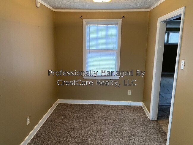 Foto del edificio - 1043 Woodbury Rd