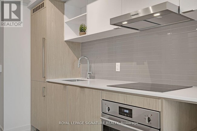 Building Photo - 55 Cooper St