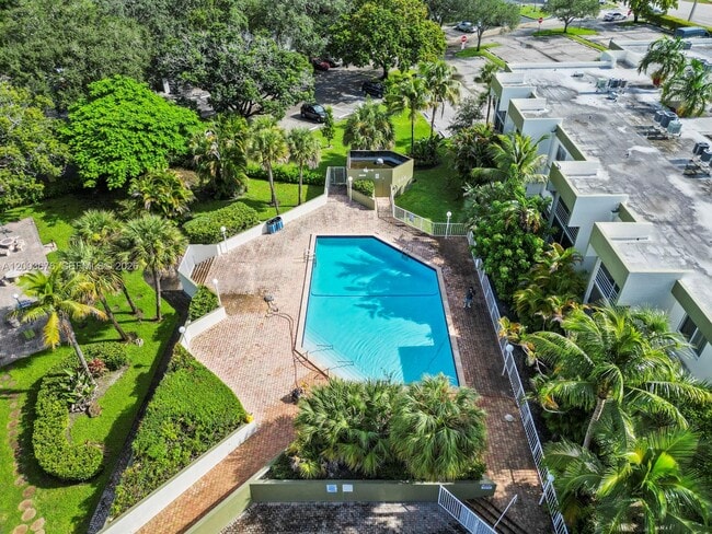 Foto del edificio - 4235 N University Dr