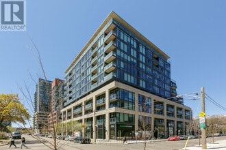 Building Photo - 8-1008 Dovercourt Rd
