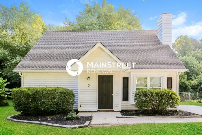 Foto principal - 4 Bedroom Pet-Friendly Home in GREENSBORO,...