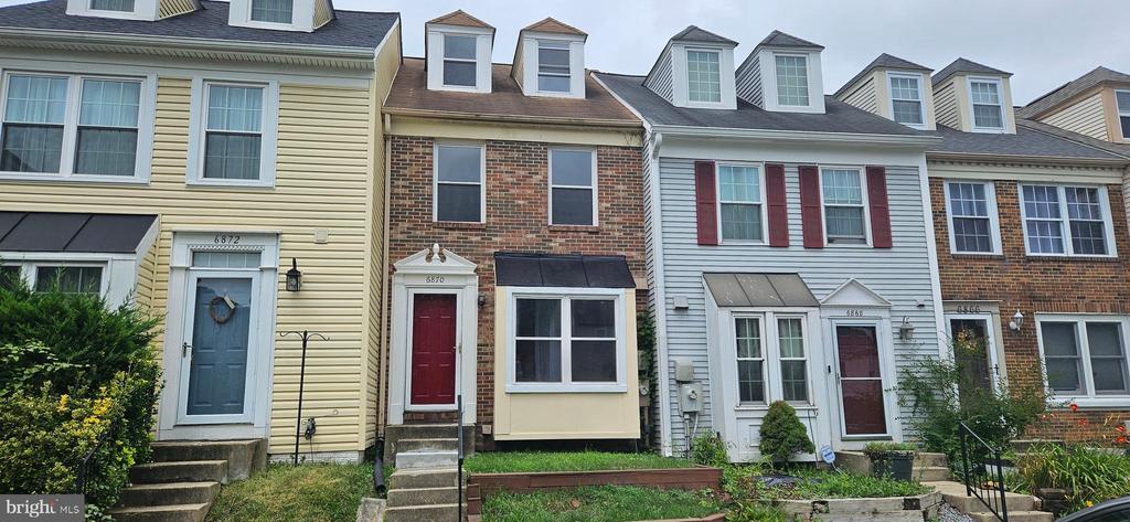 Foto principal - 6870 Ducketts Ln