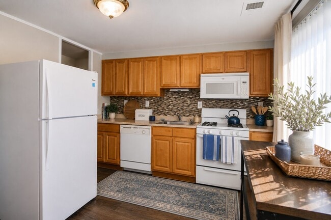 Building Photo - Gwynnbrook Townhomes