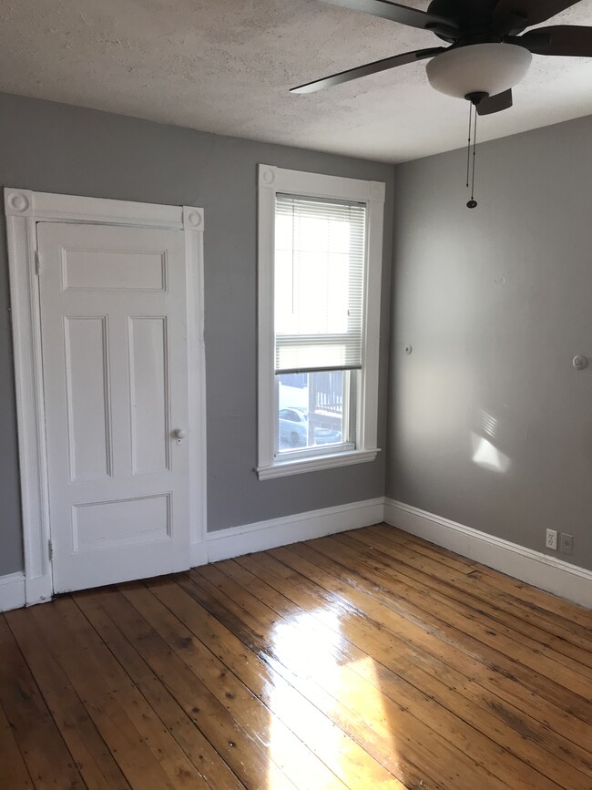 Building Photo - 49 Elmore St