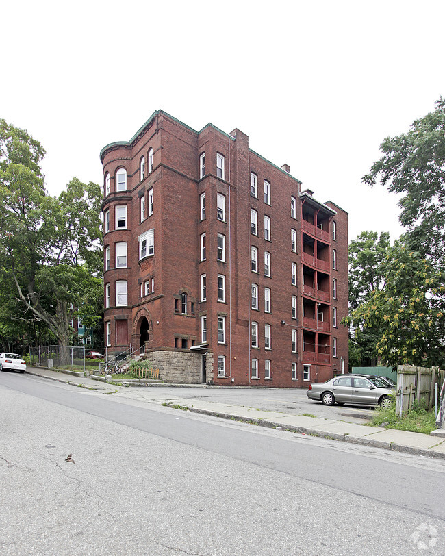 Primary Photo - 8-12 Oread St