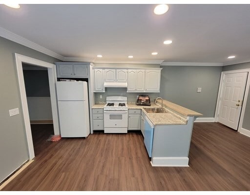 Building Photo - 324 Savin Hill Ave