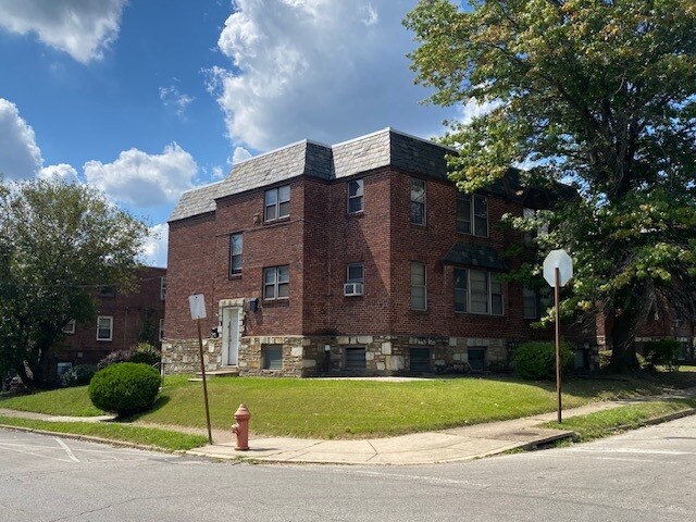 Building Photo - 8000 Rodney St