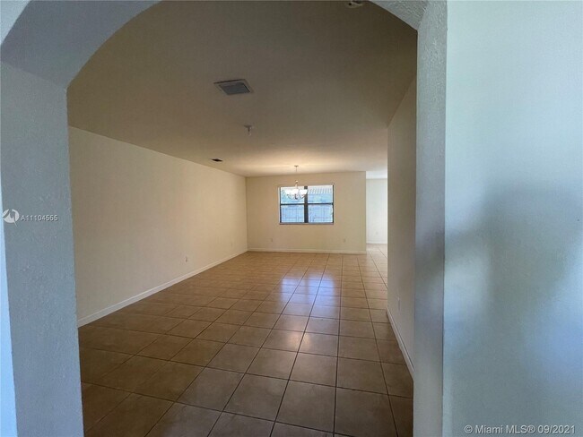 Foto del edificio - 588 SE 35th Terrace