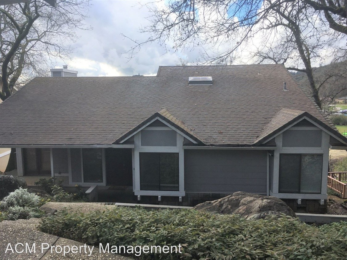 Primary Photo - 13986 Lake Wildwood Dr