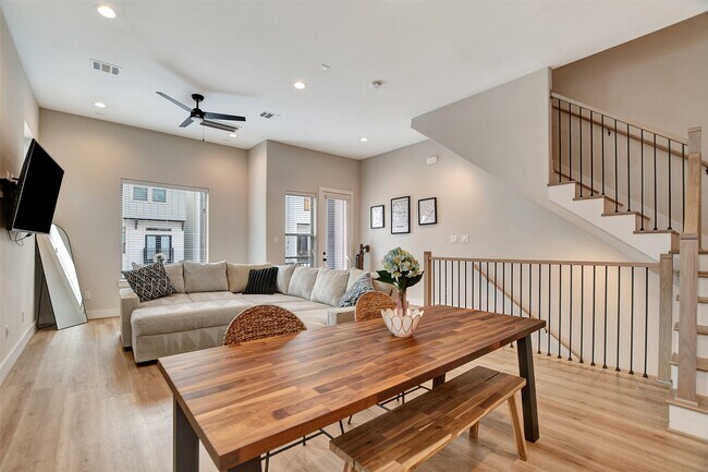 Building Photo - 3704 Creekmont Grn Ln