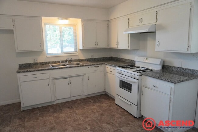 Building Photo - 415 Minner Ave