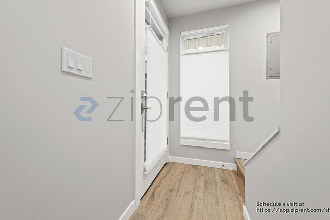 Building Photo - 2725 S Norman St