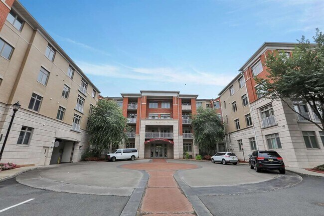Building Photo - 7400 River Rd