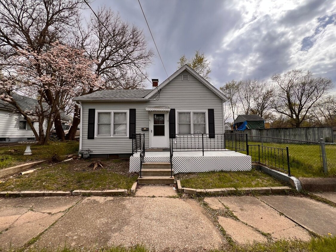 2814 West Malone Street, Peoria, IL 61605 House Rental in Peoria, IL
