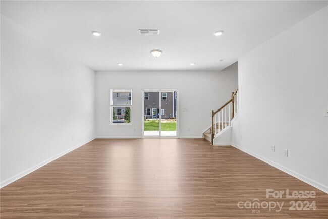 Building Photo - 3530 Secrest Lndg
