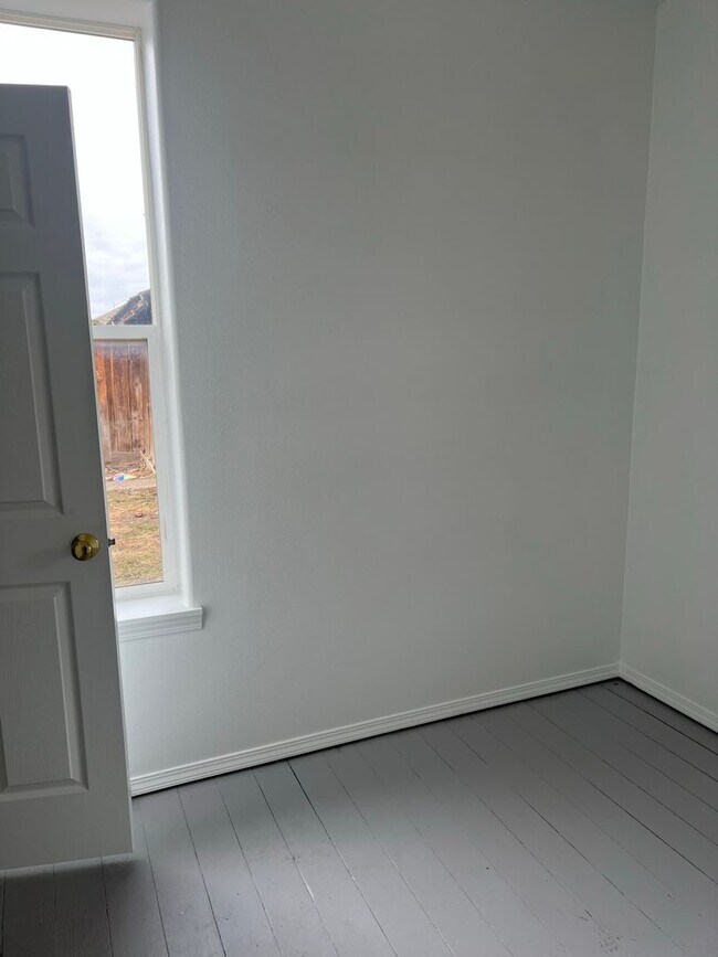 Foto del edificio - 2 bedrooms with bonus room!