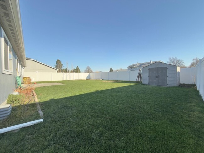 Foto del edificio - 1316 Robie Ln